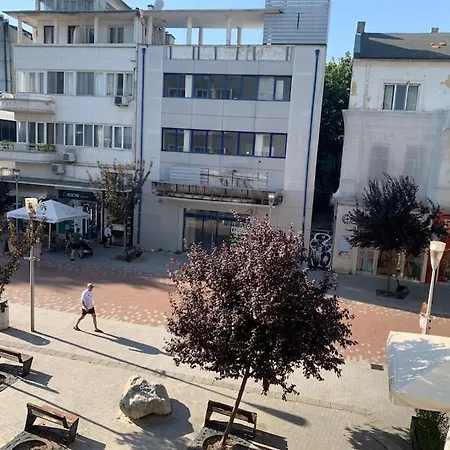 Apparent On The Main Street Apartment Varna