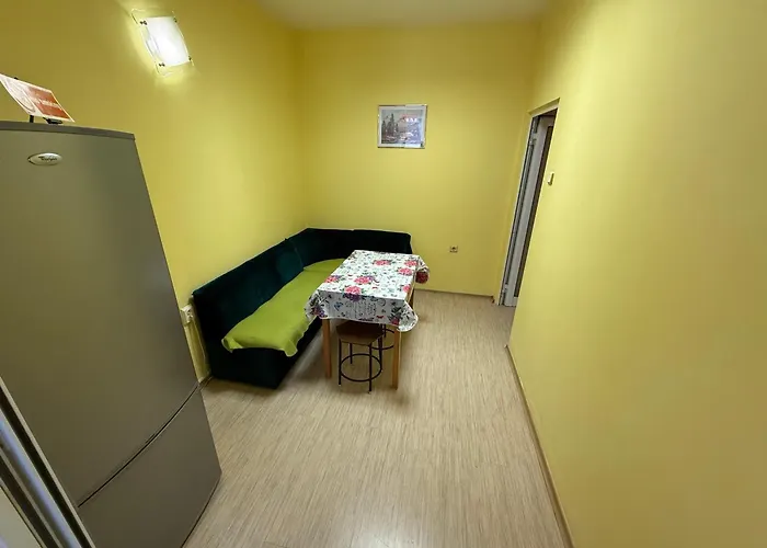 Apparent On The Main Street Апартаменти